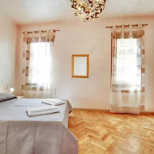 ** Couette-café Delle Acque Italie