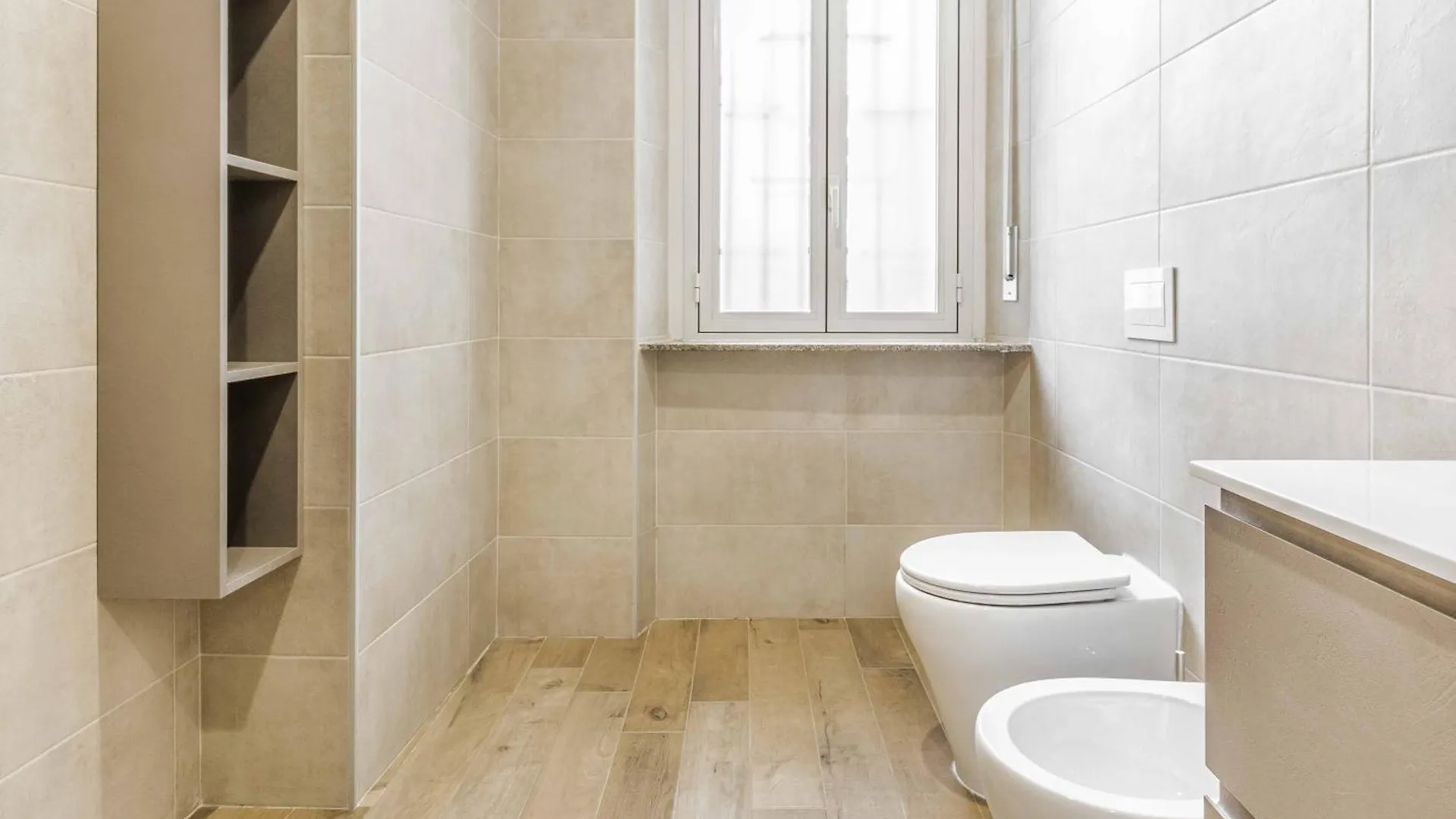 La Perla Rooms Saronno 0*,