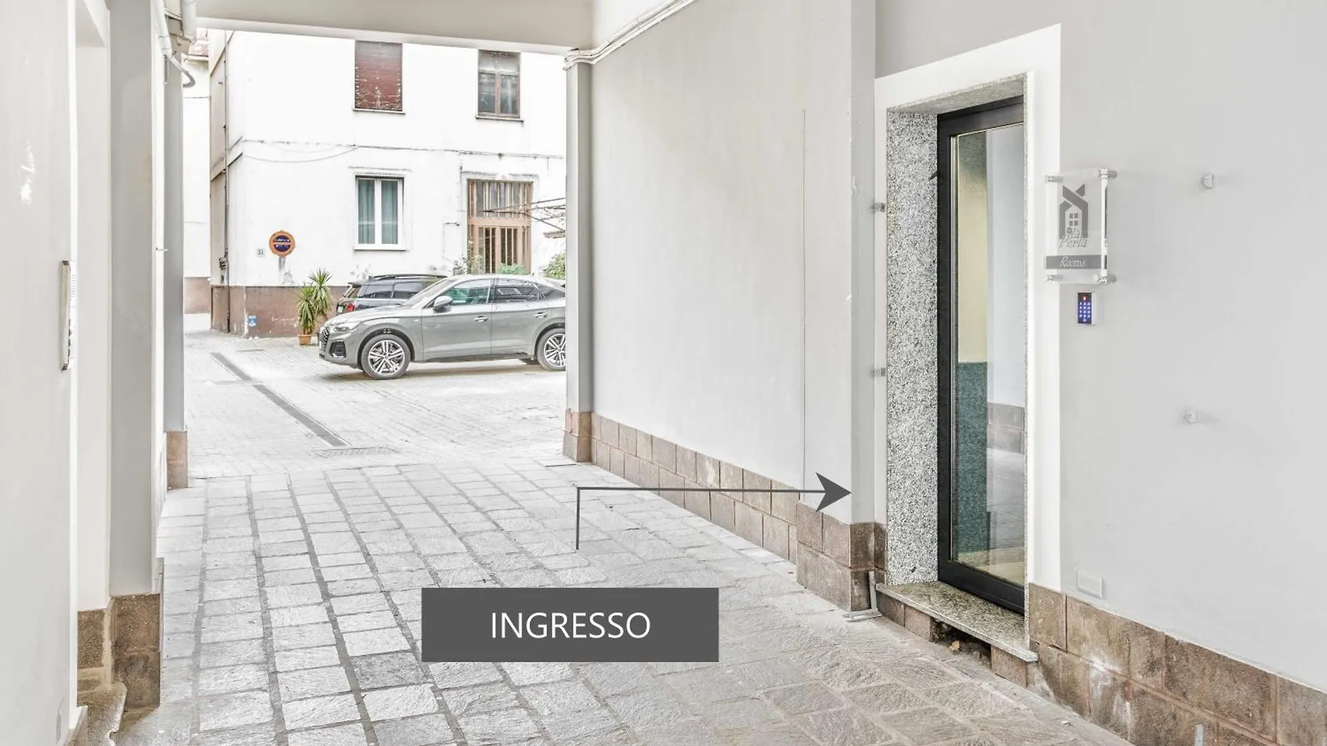 La Perla Rooms Saronno Bed & Breakfast